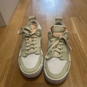 Nike Women’s Dunks Sage Green